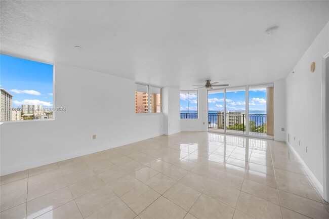 2011 N Ocean Blvd in Fort Lauderdale, FL - Building Photo - Building Photo