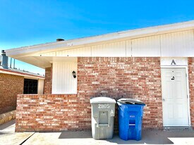 2905 Beachcomber Dr, Unit B in El Paso, TX - Building Photo