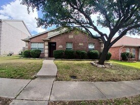 1416 Ross Dr in Lewisville, TX - Building Photo