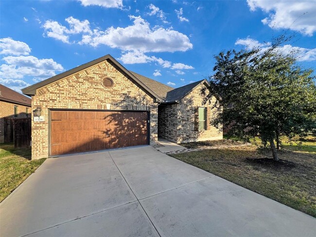 1328 Backcountry Dr in Leander, TX - Foto de edificio - Building Photo