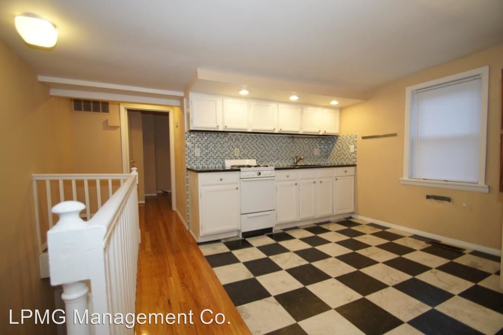 2326 Brown St in Philadelphia, PA - Building Photo