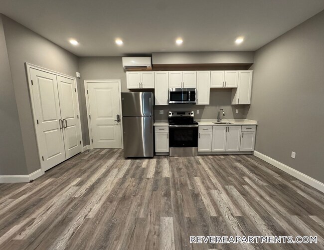 1473 N Shore Rd in Revere, MA - Building Photo - Building Photo