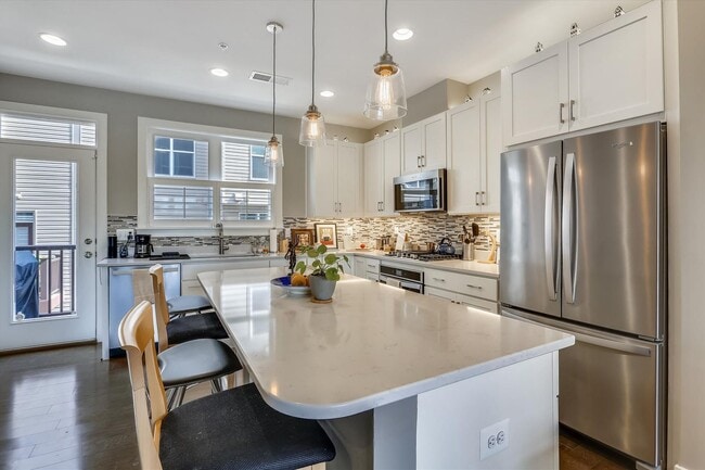 8052 Red Hook St in Derwood, MD - Building Photo - Building Photo