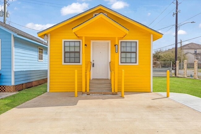 11357 Gil Rodriguez Lp W in Houston, TX - Building Photo - Building Photo