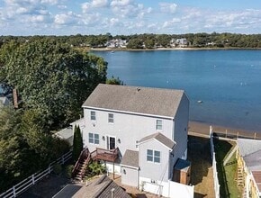 22 Cove St in Wareham, MA - Building Photo - Building Photo