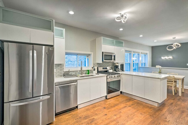 7931 S Eberhart Ave in Chicago, IL - Building Photo - Building Photo