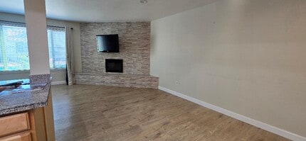 12012 N Saguaro Blvd in Fountain Hills, AZ - Foto de edificio - Building Photo