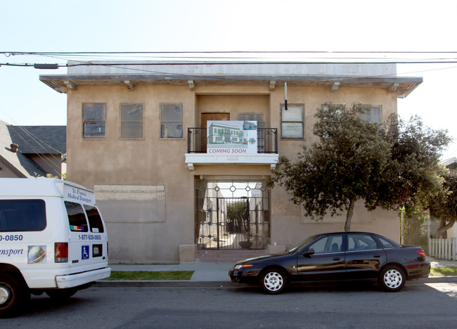 1044 Maine Ave in Long Beach, CA - Foto de edificio - Building Photo