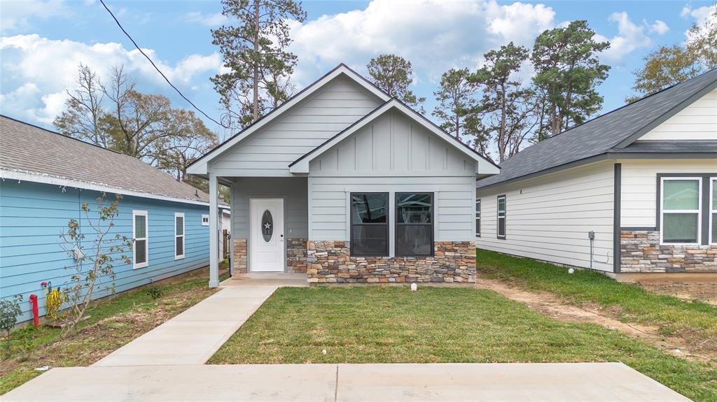 16859 Kempwood in Montgomery, TX - Building Photo