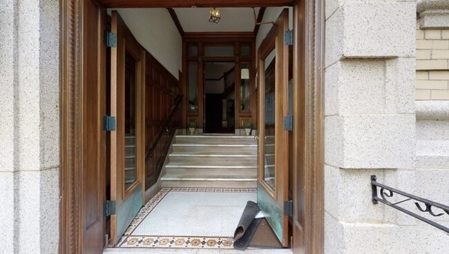 38 Kilsyth Rd in Brookline, MA - Building Photo - Building Photo