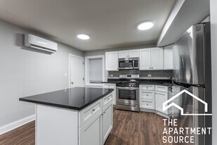 5746 N Winthrop Ave in Chicago, IL - Building Photo