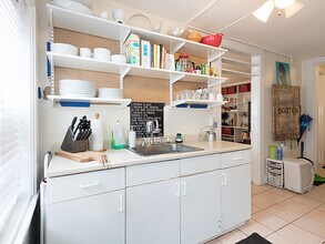 94 West Cedar St, Unit 2 in Boston, MA - Foto de edificio - Building Photo