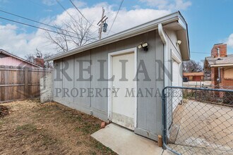 2210 W Columbine Ln in Wichita, KS - Building Photo - Building Photo