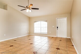 2035 NE 8th Pl in Cape Coral, FL - Building Photo - Building Photo