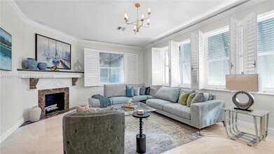 623 NE 17th Way in Fort Lauderdale, FL - Foto de edificio - Building Photo