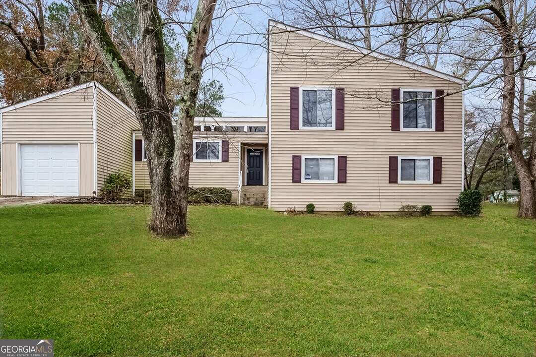 120 Avalon Way in Riverdale, GA - Building Photo