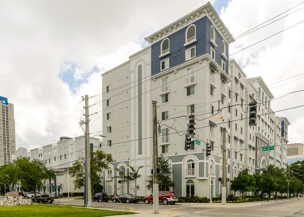 Plaza at the Lyric in Miami, FL - Foto de edificio