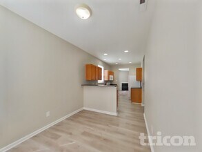 12675 Old Pond Rd, Unit 100LexingtonSt#2105 in Noblesville, IN - Foto de edificio - Building Photo