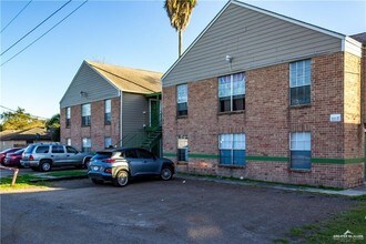 1006 W Kelly Ave-Unit -H in Pharr, TX - Building Photo - Building Photo