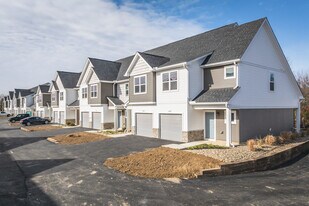 Brynn Mar Crossing - Brand New Townhomes in Pataskala, OH - Building Photo