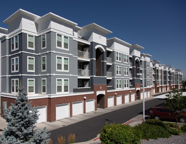 Hills at Renaissance in Woods Cross, UT - Building Photo - Building Photo