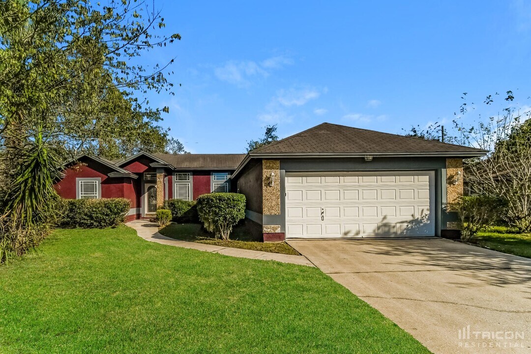 11261 Salt Pond Dr E in Jacksonville, FL - Building Photo