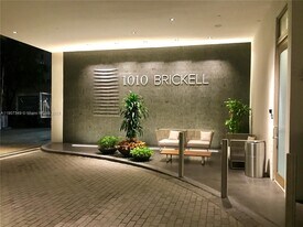 1010 Brickell Ave in Miami, FL - Building Photo