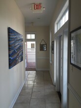 4486 Pleasant Ave, Unit B in Norfolk, VA - Foto de edificio - Building Photo