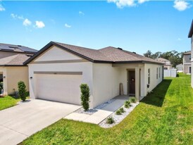 3552 Shade Fern Ln in Zephyrhills, FL - Building Photo