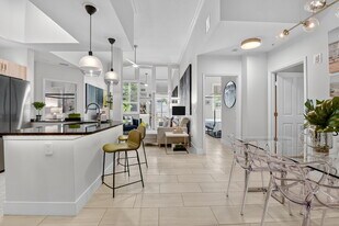 600 S Dixie Hwy in West Palm Beach, FL - Building Photo