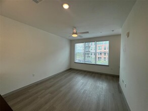 91 Jensen Dr in Houston, TX - Building Photo - Building Photo