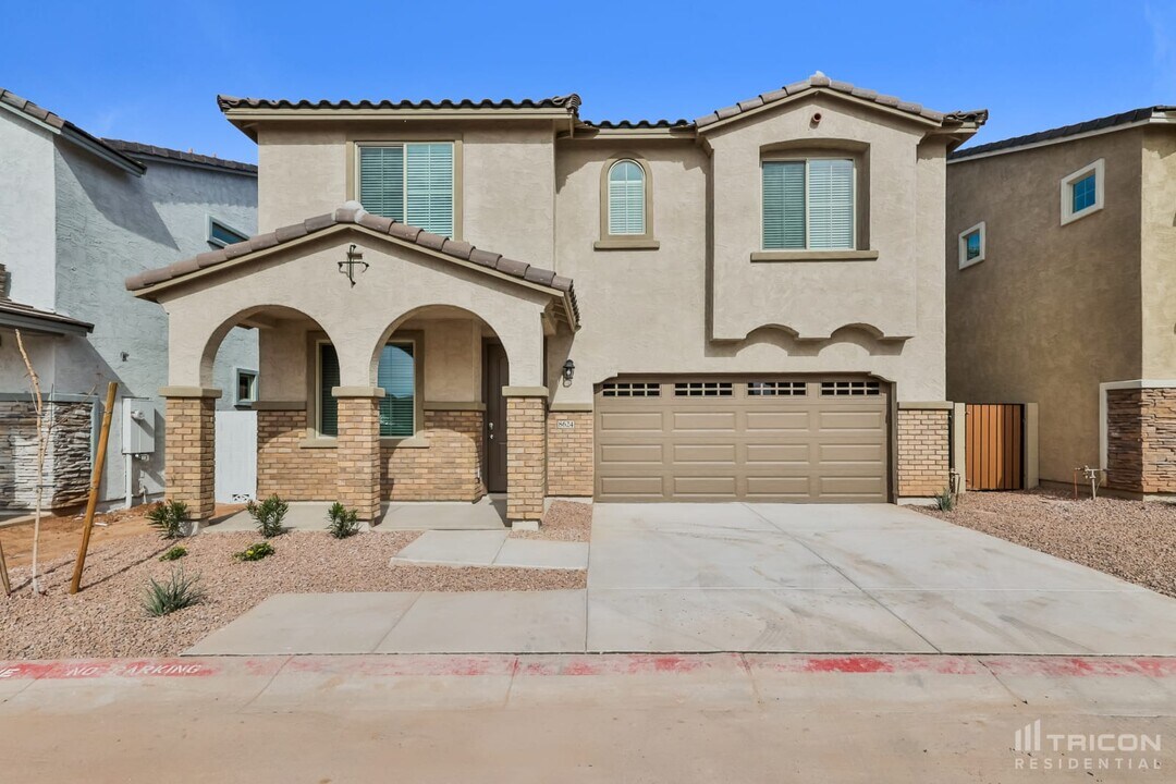 8624 E Posada Ave in Mesa, AZ - Building Photo
