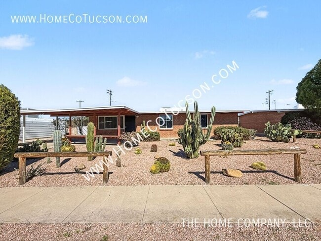 6225 E Calle Aurora in Tucson, AZ - Building Photo - Building Photo