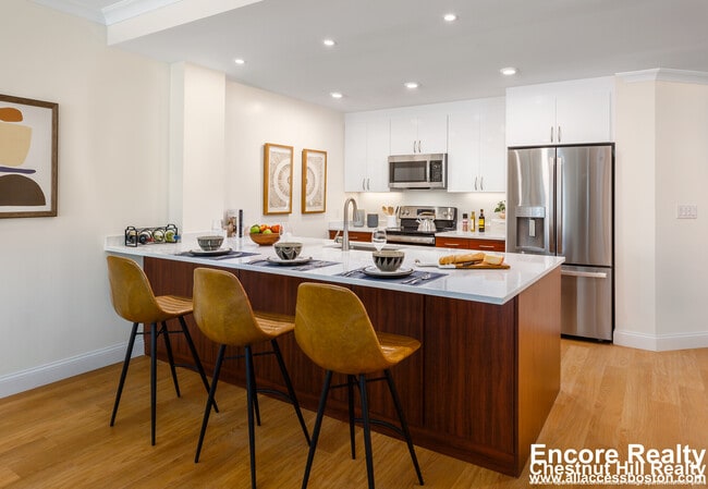 101 Asheville Rd in Brookline, MA - Foto de edificio - Building Photo