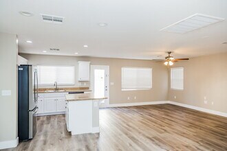 7310 Prussian Green St in Las Vegas, NV - Building Photo - Building Photo