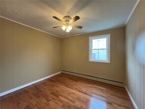 1287 1/2 S Broadway in East Providence, RI - Building Photo - Building Photo