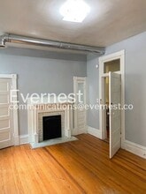 2207 W Grace St, Unit Apt C in Richmond, VA - Foto de edificio - Building Photo
