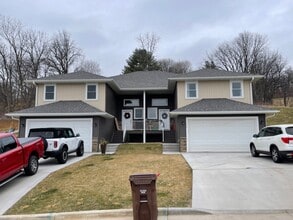 4093 Brooke Elizabeth Dr in Onalaska, WI - Building Photo - Building Photo