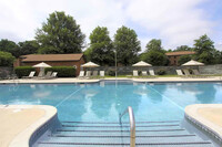 Green Tree Apartments in Chesapeake, VA - Foto de edificio - Building Photo