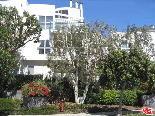 property at 2913 3rd St