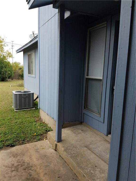 1304 Pitcairn Dr in Pflugerville, TX - Building Photo - Building Photo