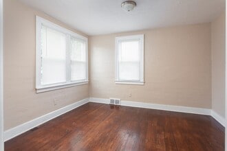 36 Kalama Ave in Madison Heights, MI - Building Photo - Building Photo