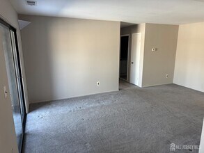 251 Alpine Way in Woodbridge Township, NJ - Building Photo - Building Photo