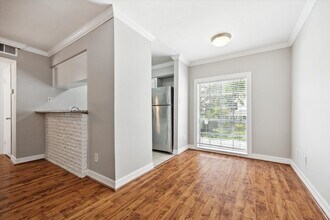 201 Emerson St in Houston, TX - Building Photo - Building Photo