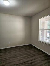 18016 Honey Locust Ln in Elgin, TX - Building Photo - Building Photo
