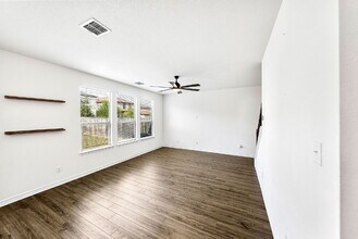 10115 Pearl Creek in San Antonio, TX - Building Photo - Building Photo