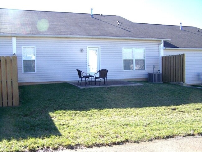 7349 Long Shot Ln in Knoxville, TN - Building Photo - Building Photo