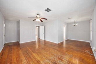 126 Zoe St in Houston, TX - Foto de edificio - Building Photo