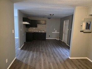 710 St Norbert Dr in Sauget, IL - Building Photo - Building Photo