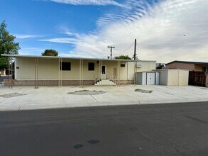 32420 Sonoma Cir in Thousand Palms, CA - Building Photo - Building Photo